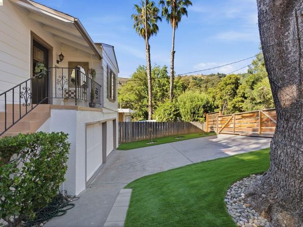 3917 Columbian Dr, Oakland CA 94605