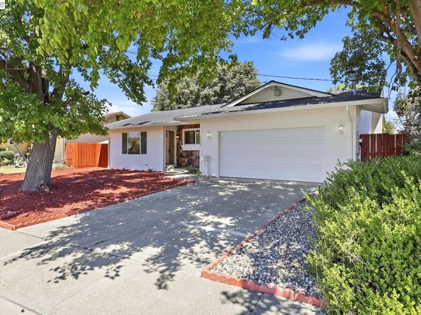 6963 Portage Rd, Dublin CA 94568