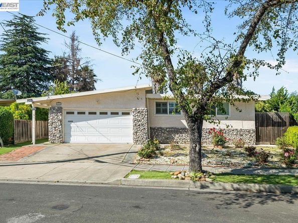 30544 Hoylake St, Hayward CA 94544