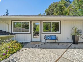 11 Huntleigh Rd, Piedmont CA 94611