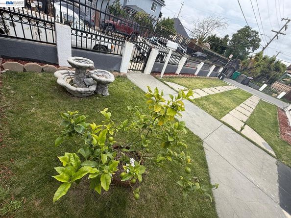 674 Clara, Oakland CA 94603
