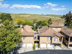 7633 Tuscany Dr, Dublin CA 94568
