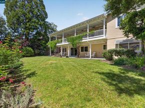 26 Carisbrook Dr, Orinda CA 94563