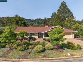 26 Carisbrook Dr, Orinda CA 94563