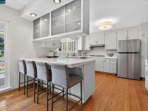 26 Carisbrook Dr, Orinda CA 94563