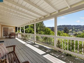 26 Carisbrook Dr, Orinda CA 94563