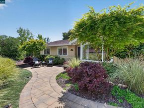 26 Carisbrook Dr, Orinda CA 94563