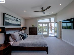 1235 Hawthorne St, Alameda CA 94501