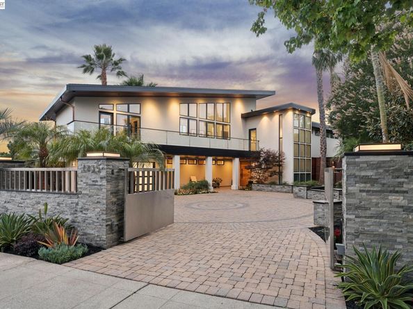 1235 Hawthorne St, Alameda CA 94501
