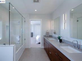 1235 Hawthorne St, Alameda CA 94501