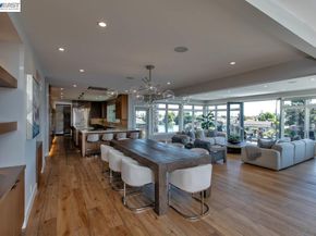 1235 Hawthorne St, Alameda CA 94501