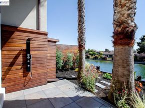 1235 Hawthorne St, Alameda CA 94501