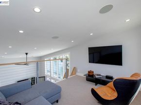 1235 Hawthorne St, Alameda CA 94501
