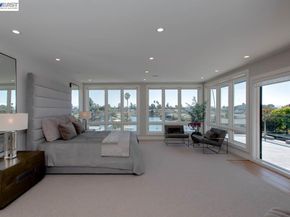 1235 Hawthorne St, Alameda CA 94501