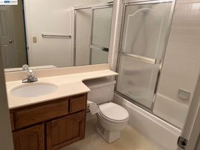 212 Puddingstone Rd, Alameda CA 94502