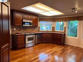 212 Puddingstone Rd, Alameda CA 94502