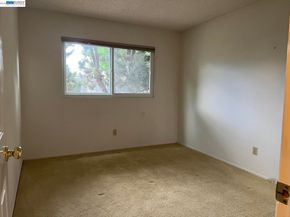 212 Puddingstone Rd, Alameda CA 94502