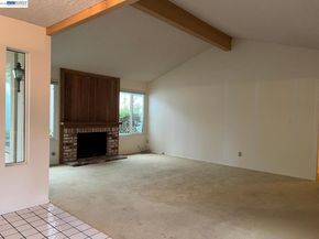 212 Puddingstone Rd, Alameda CA 94502