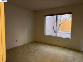 212 Puddingstone Rd, Alameda CA 94502