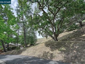 3018 Bradbury Dr, Lafayette CA 94549
