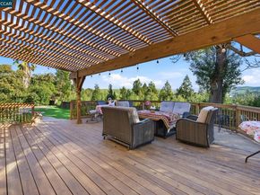 17 Corte Granada, Moraga CA 94556