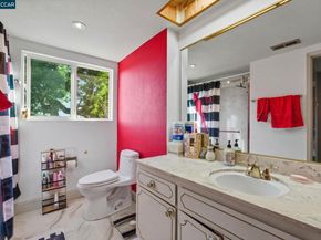 17 Corte Granada, Moraga CA 94556