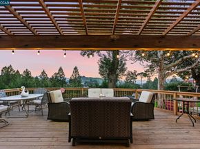 17 Corte Granada, Moraga CA 94556