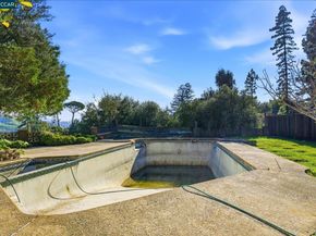 17 Corte Granada, Moraga CA 94556
