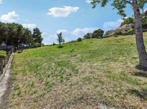 26 Oak Rd, Orinda CA 94563