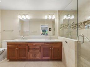 26 Oak Rd, Orinda CA 94563