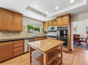 26 Oak Rd, Orinda CA 94563