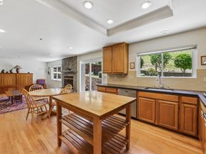 26 Oak Rd, Orinda CA 94563