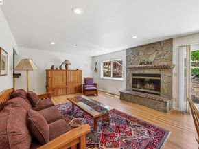 26 Oak Rd, Orinda CA 94563