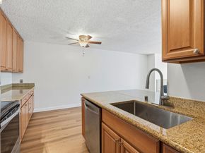 955 Shorepoint Ct 208, Alameda CA 94501