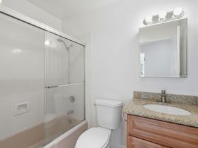 955 Shorepoint Ct 208, Alameda CA 94501
