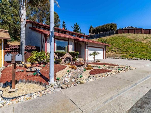 1243 Fairway Dr, Richmond CA 94803