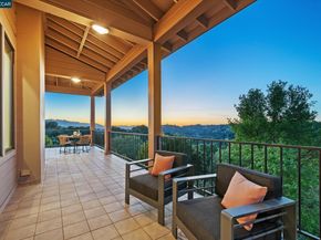 1 Gardiner Ct, Orinda CA 94563