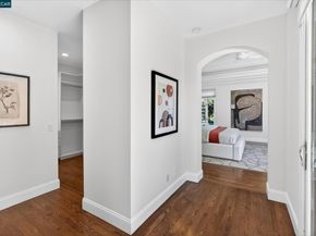 1 Gardiner Ct, Orinda CA 94563