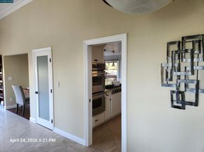 5530 Merritt Dr, Concord CA 94521