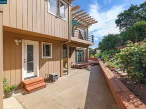 5530 Merritt Dr, Concord CA 94521