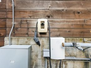 857 W Grand Ave, Oakland CA 94607