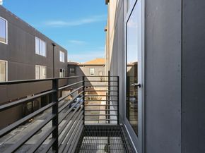 857 W Grand Ave, Oakland CA 94607