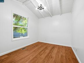4632 Steele Street, Oakland CA 94619