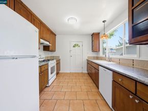 4632 Steele Street, Oakland CA 94619