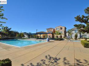 25 Heligan Ln 7, Livermore CA 94551