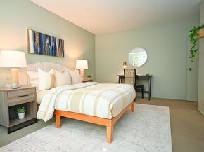 40 Emery Bay Dr, Emeryville CA 94608