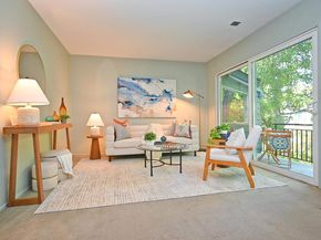 40 Emery Bay Dr, Emeryville CA 94608
