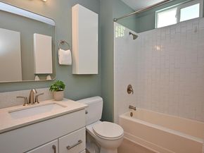40 Emery Bay Dr, Emeryville CA 94608