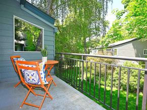 40 Emery Bay Dr, Emeryville CA 94608