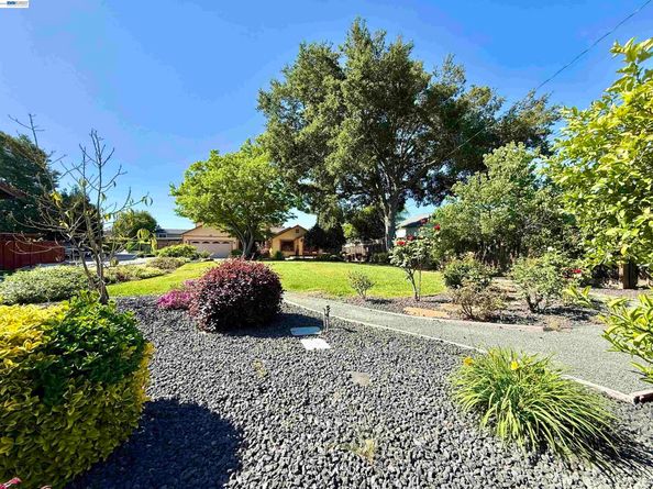 4429 James Ave, Castro Valley CA 94546